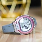 Relógio Casio Feminino Digital Illuminator - LW-203-8AVDF - Imagem 2